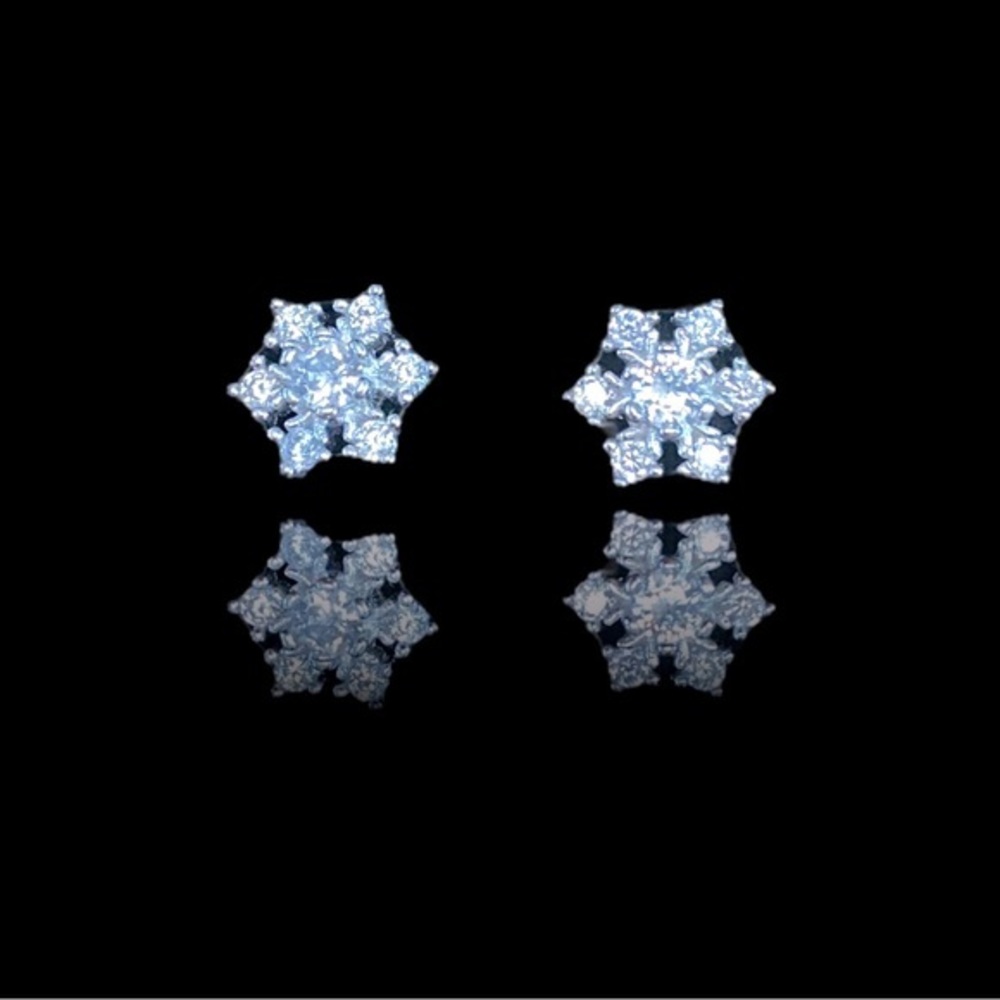 NEW 925 Sterling Silver Stud Earrings Snowflake Crystal Zircon Earrings